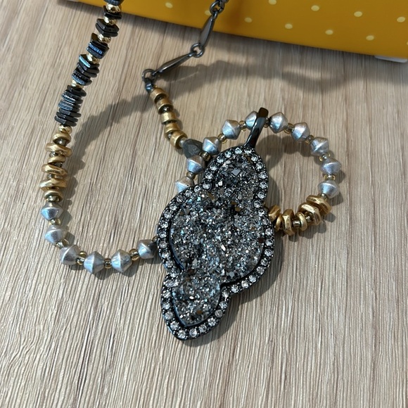 NIB  Stella & Dot  Ornate Mixed Metal Hematite Pendant Necklace  31" - Picture 7 of 8